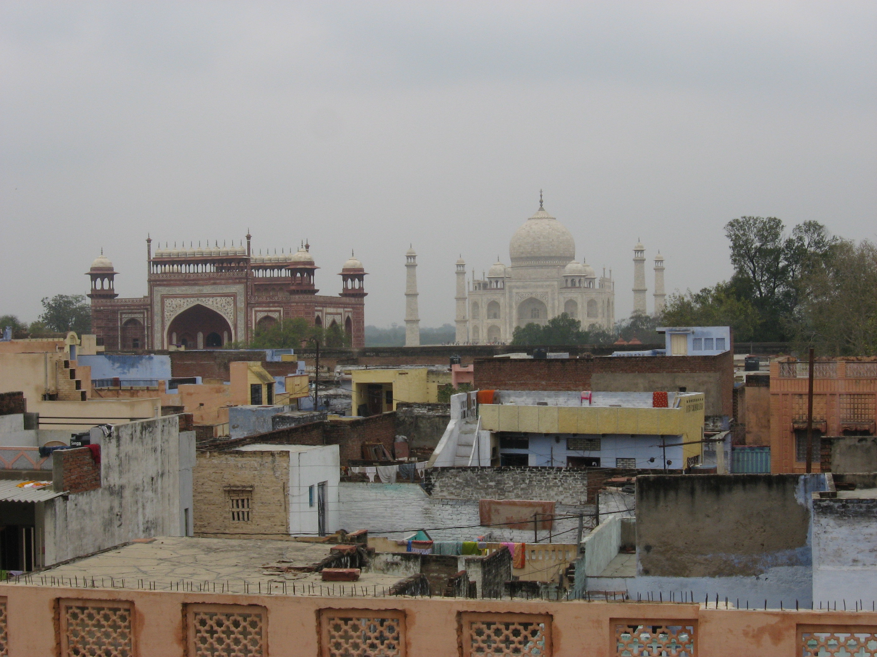 Taj Mahal su slum