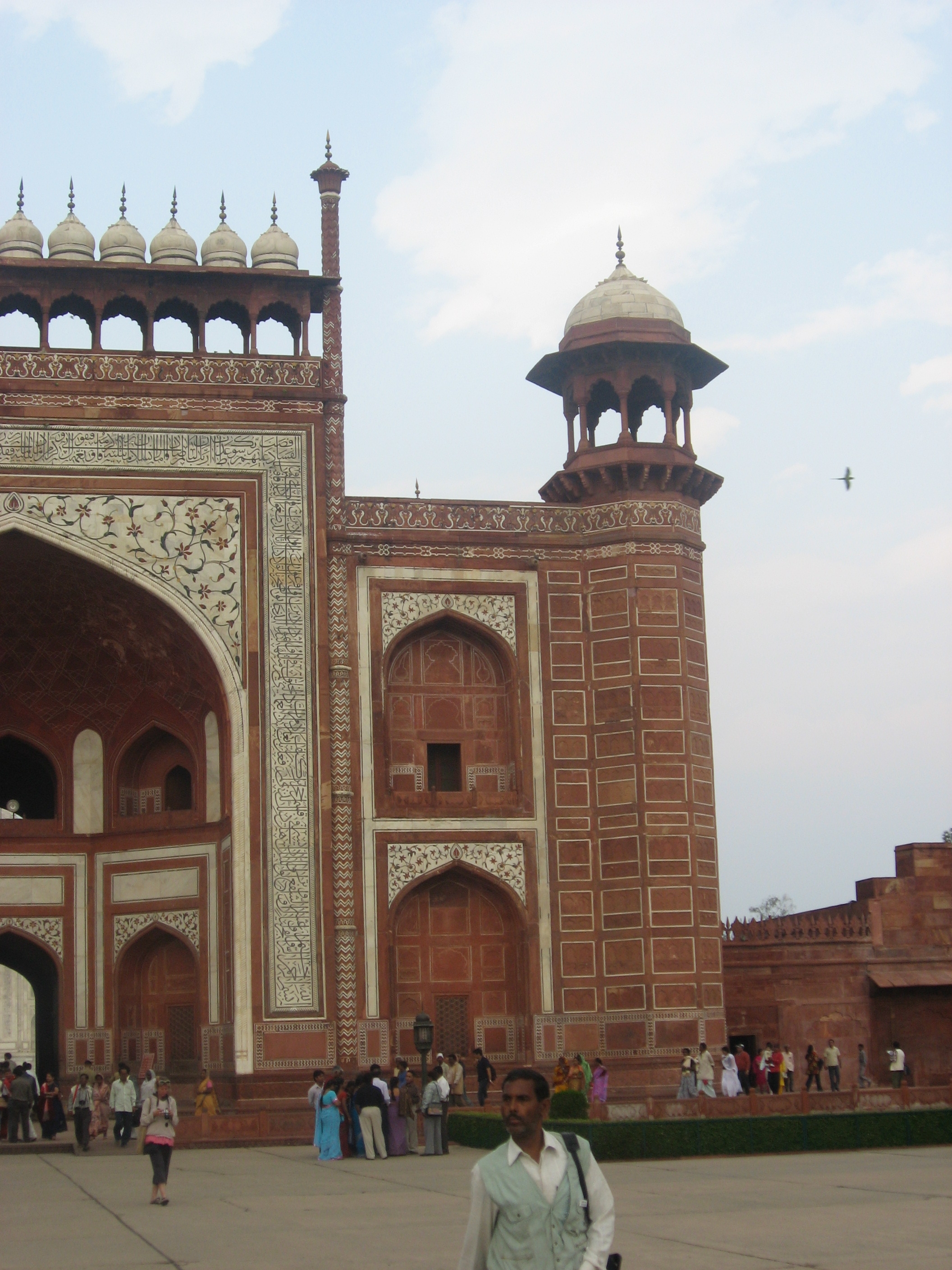 chiostro al portale del Taj Mahal