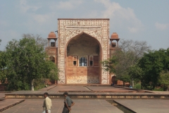 portale rosso al Forte di Agra
